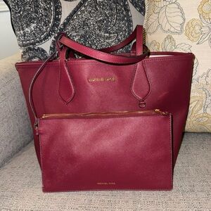 Michael Kors Saige Reversible Tote Bag - Burgundy